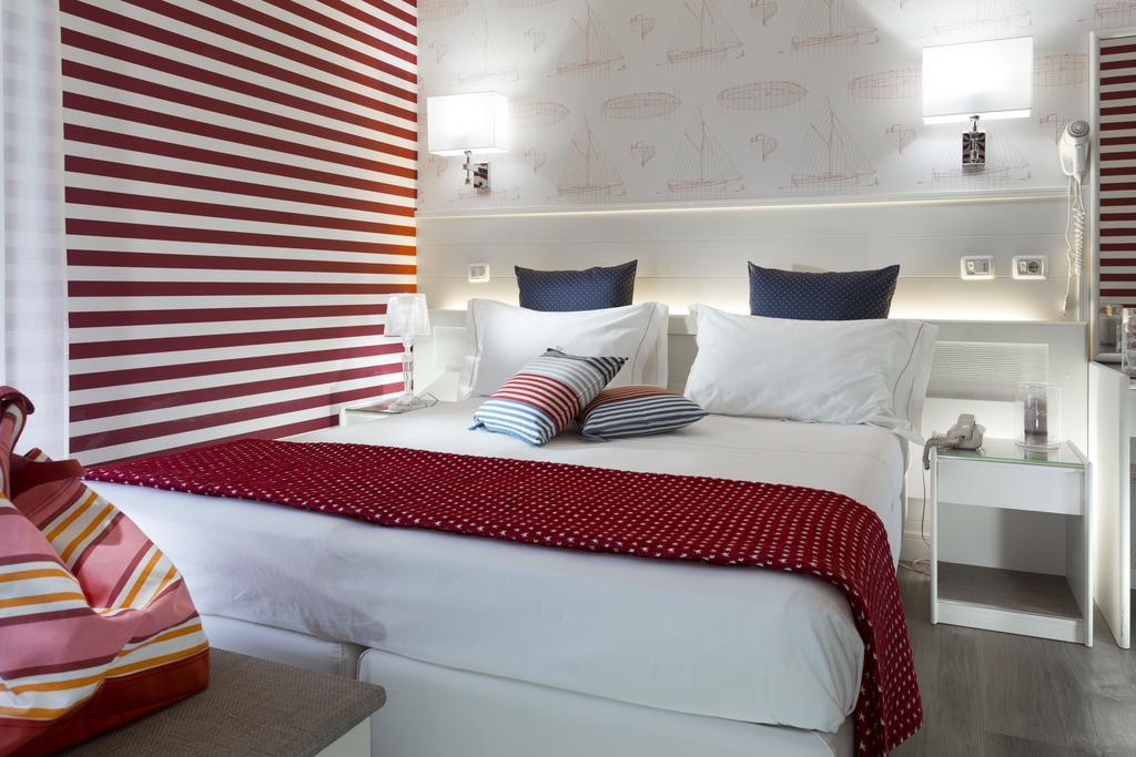 Deluxe Quadruple Room Balcony